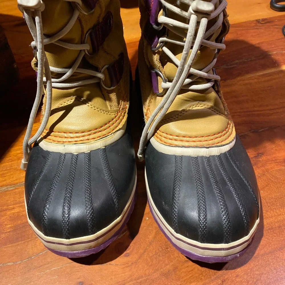 Joan of‎ arctic Sorel women’s boots, size 7